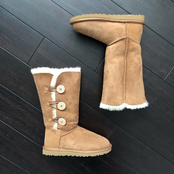 UGG Bailey Button Triplet Genuine Shearling Boot - Picture 2 of 7